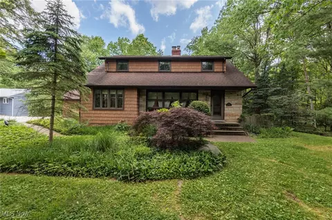 6775 Glenview Rd, Mayfield Village, OH 44143