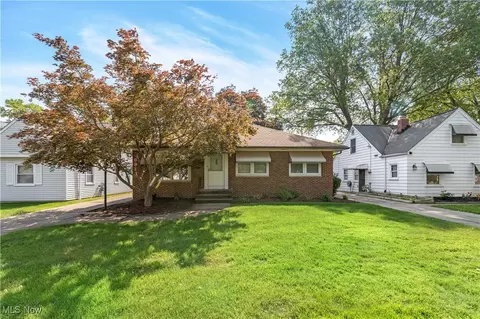 6913 Greenleaf Ave, Parma, OH 44130