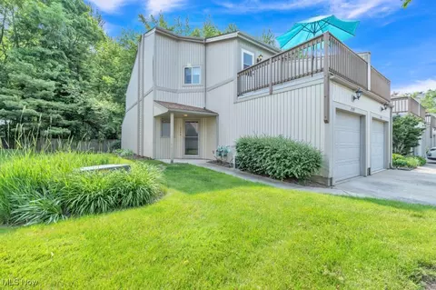 2599 Kimberly Ln, Westlake, OH 44145