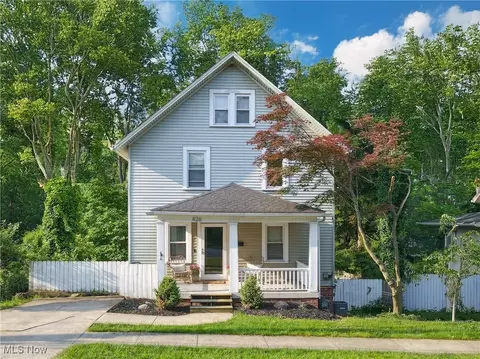 426 E Smith Rd, Medina, OH 44256