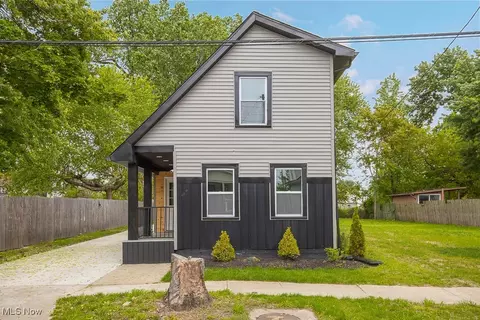 3211 W 61st St, Cleveland, OH 44102