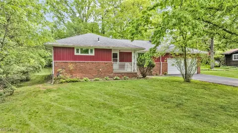 511 Janes Ln, Macedonia, OH 44056