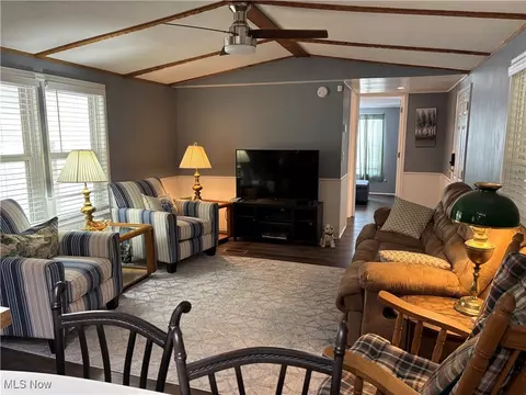 47 E Bass Cir, Marblehead, OH 43440 photo 2
