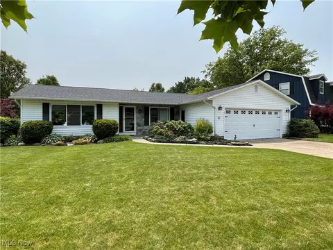 102 Monticello Cir, Elyria, OH 44035
