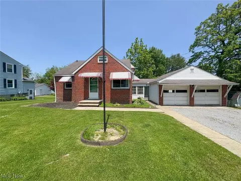 15920 Grove St, Middlefield, OH 44062