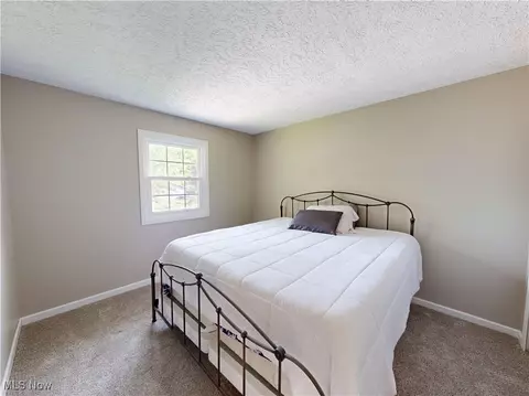 Bedroom - 8600 Forestview Ave, Mentor, OH 44060 photo 4 of 9
