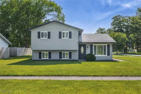 2214 Middle Ave, Elyria, OH 44035