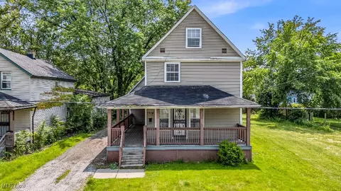 7718 Dorver Ave, Cleveland, OH 44105