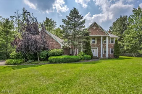 4000 Wiltshire Rd, Moreland Hills, OH 44022
