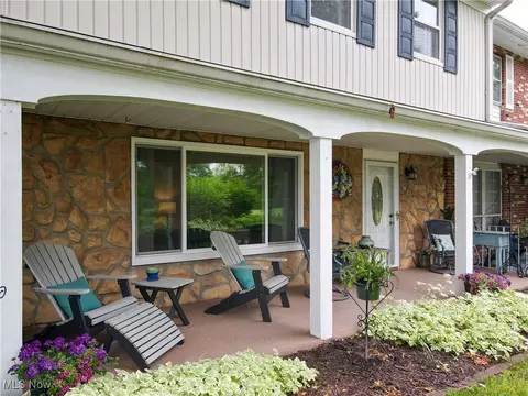 3630 Kenwood Dr #85, Uniontown, OH 44685