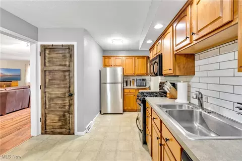 Kitchen - 35 Sandy Ln, Elyria, OH 44035 photo 2 of 3