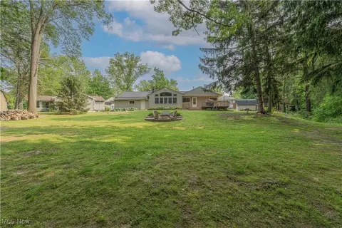 Exterior - 35 Sandy Ln, Elyria, OH 44035 photo 8 of 8