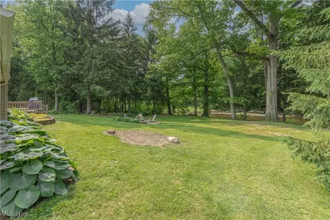 Exterior - 35 Sandy Ln, Elyria, OH 44035 photo 6 of 8
