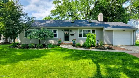 1139 Courtleigh Dr, Akron, OH 44313