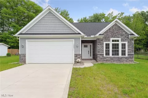 7605 Lake Rd, Madison, OH 44057