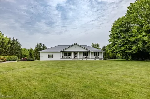8921 Auburn Rd, Chardon, OH 44024