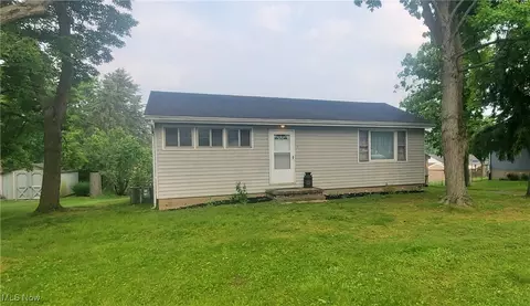 1932 Sequoia St, Cuyahoga Falls, OH 44221