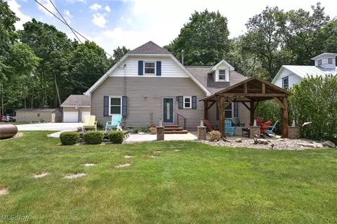 3245 S Memorial Shoreway Dr, Lakeside Marblehead, OH 43440