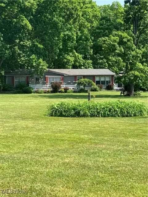 1454 Bonner Rd, Deerfield, OH 44411