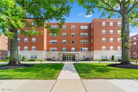 18975 Van Aken Blvd #401, Shaker Heights, OH 44122