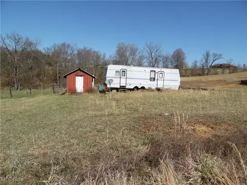 2121 Burnfield Rd, Vincent, OH 45784 photo 3