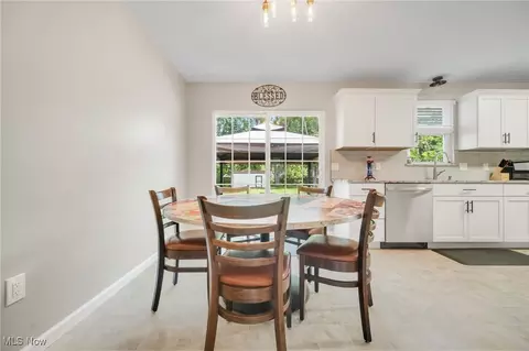7427 Hawk Ave, Mentor, OH 44060 photo 14