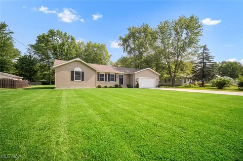 7427 Hawk Ave, Mentor, OH 44060 photo 3
