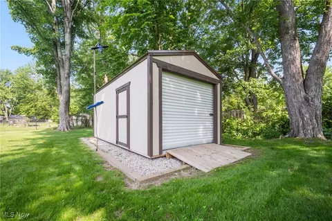 7427 Hawk Ave, Mentor, OH 44060 photo 8