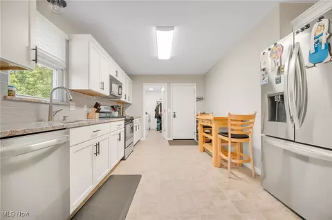 7427 Hawk Ave, Mentor, OH 44060 photo 11