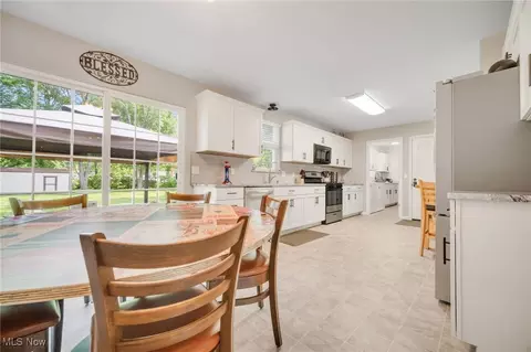 7427 Hawk Ave, Mentor, OH 44060 photo 13