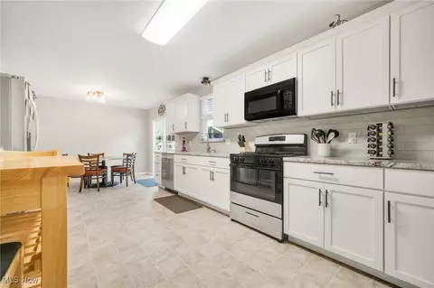 7427 Hawk Ave, Mentor, OH 44060 photo 12