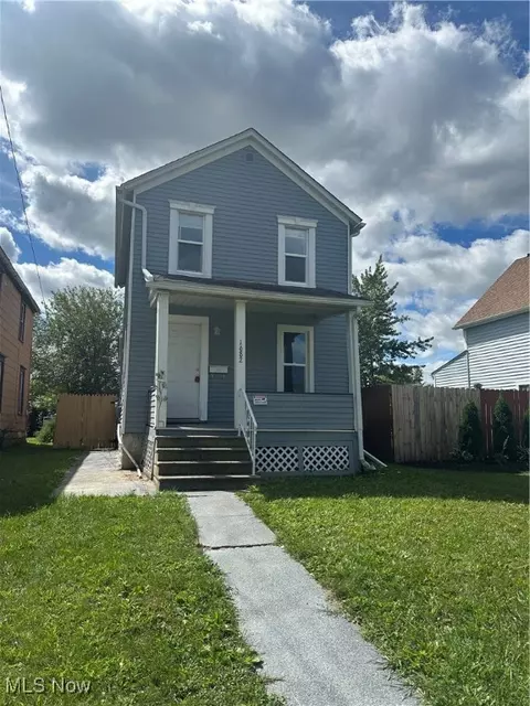 1682 E 33rd St, Lorain, OH 44055 photo 1