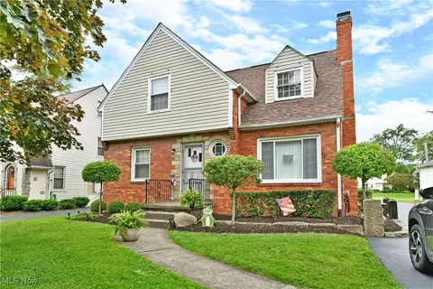 427 Butler Rd NE, Warren, OH 44483