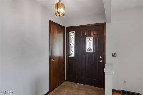 5795 Mural Dr, Seven Hills, OH 44131 photo 2