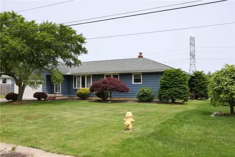 42008 Debra Dr, Elyria, OH 44035 photo 2