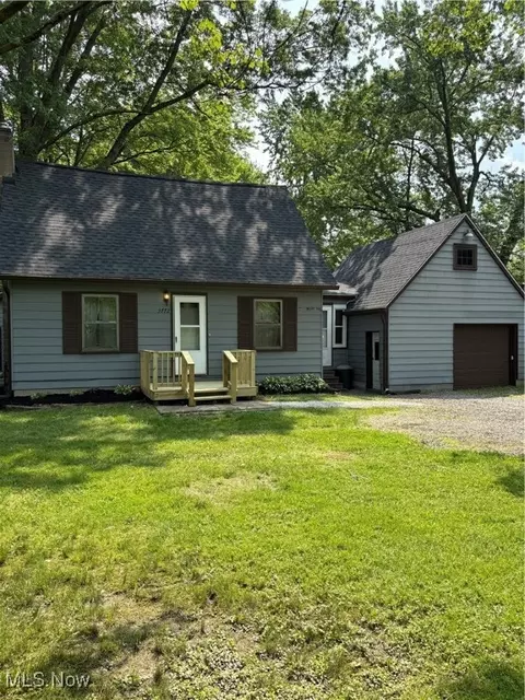 3772 Pershing Ave, Hubbard, OH 44425