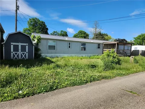 723 Mulvane, Newcomerstown, OH 43832