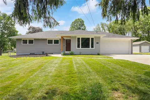 1892 Toepfer Rd, Akron, OH 44312