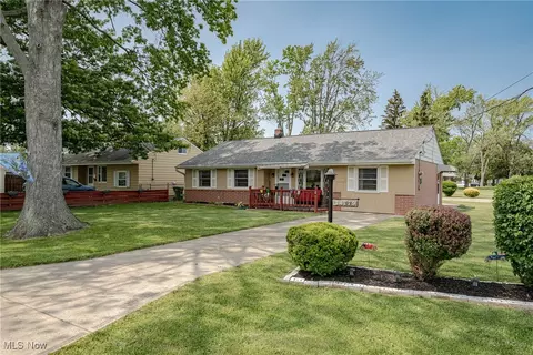34779 Beach Park Ave, Eastlake, OH 44095