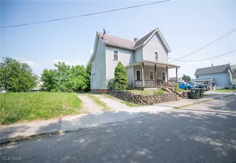 514 Lawn Ave NW, Canton, OH 44708 photo 2