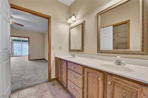 Bath - 6976 Knight St NW, Canton, OH 44708 photo 2 of 4