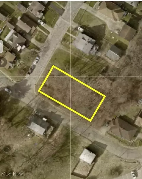 Mcconnell Avenue, Steubenville, OH 43952