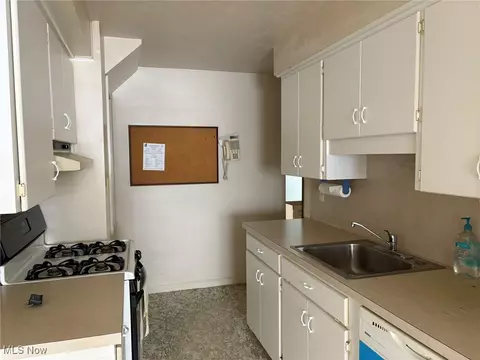 Kitchen - 453 Kenyon Ave, Elyria, OH 44035 photo 2 of 2