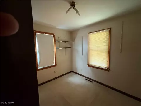 Bedroom - 453 Kenyon Ave, Elyria, OH 44035 photo 5 of 8