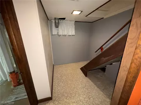 Entry Way - 453 Kenyon Ave, Elyria, OH 44035 photo 1 of 1
