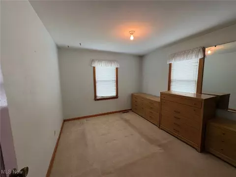 Bedroom - 453 Kenyon Ave, Elyria, OH 44035 photo 1 of 8