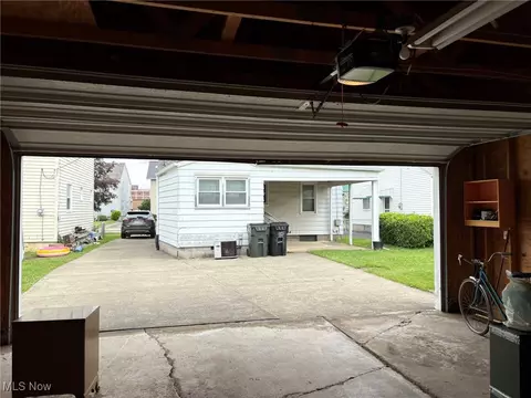 Exterior - 453 Kenyon Ave, Elyria, OH 44035 photo 4 of 4