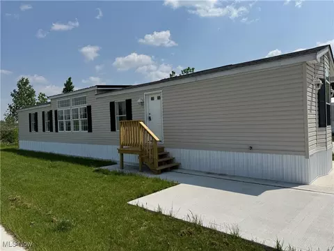120 Sunset Ave #21, Lodi, OH 44254