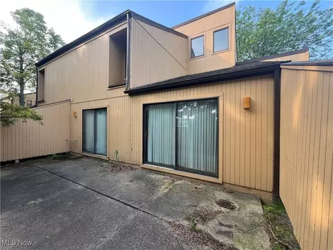 Exterior - 1434 Loop Rd, Kent, OH 44240 photo 2 of 5