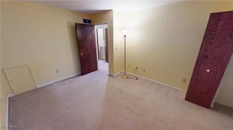 Bedroom - 1434 Loop Rd, Kent, OH 44240 photo 5 of 11